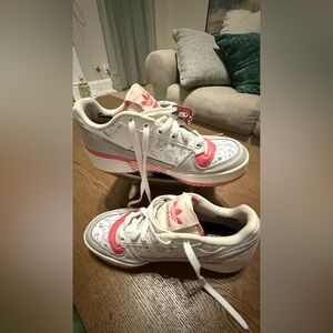 Adidas Original x Hello Kitty & Friends Forum Bold J Shoe in White and Pink